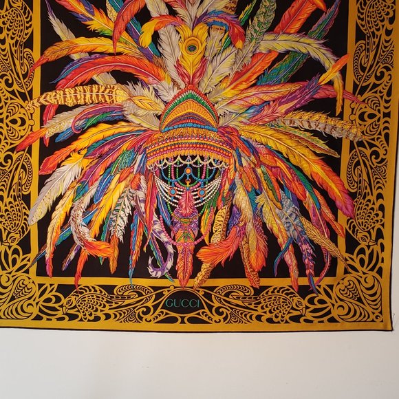 Gorgeous Gucci silk scarf